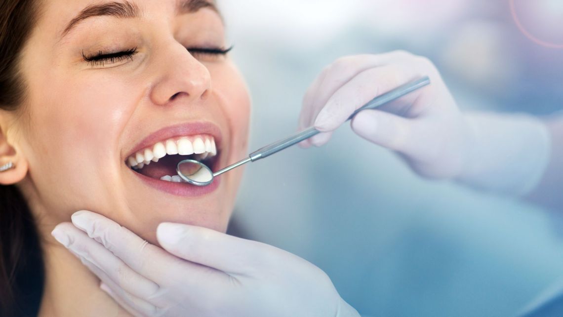 Christmas Airflow Teeth Cleaning Offer
